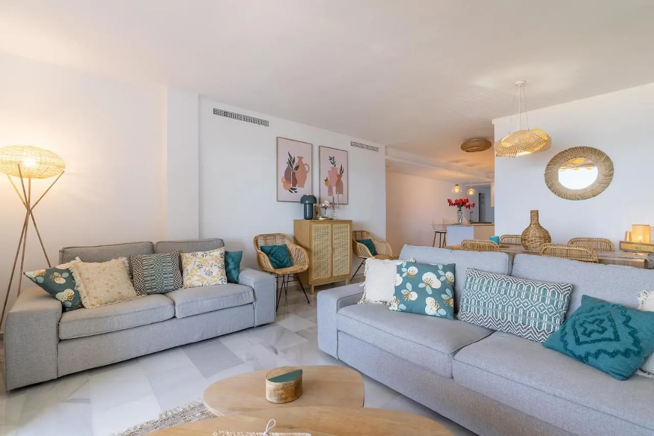 Espectacular Apartamento Estepona, Primera Linea De Playa, Totalmente Reformado En 2023 Apartment 0*, Estepona Spain