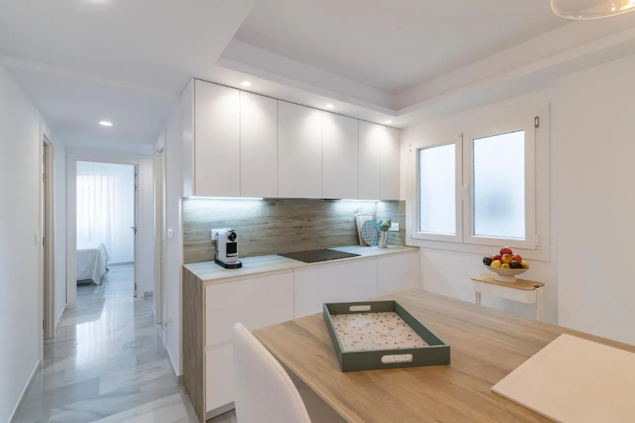 Espectacular Apartamento Estepona, Primera Linea De Playa, Totalmente Reformado En 2023 Apartment