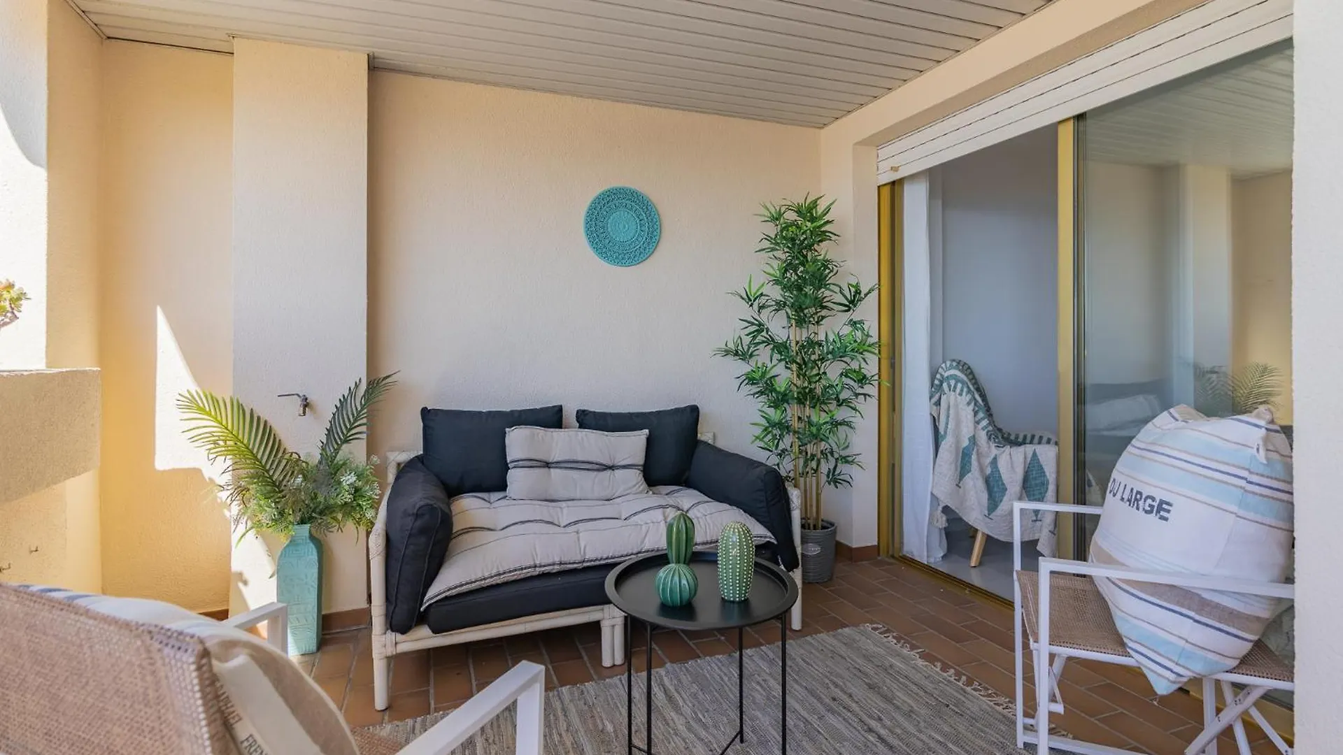 Espectacular Apartamento Estepona, Primera Linea De Playa, Totalmente Reformado En 2023 Apartment Spain
