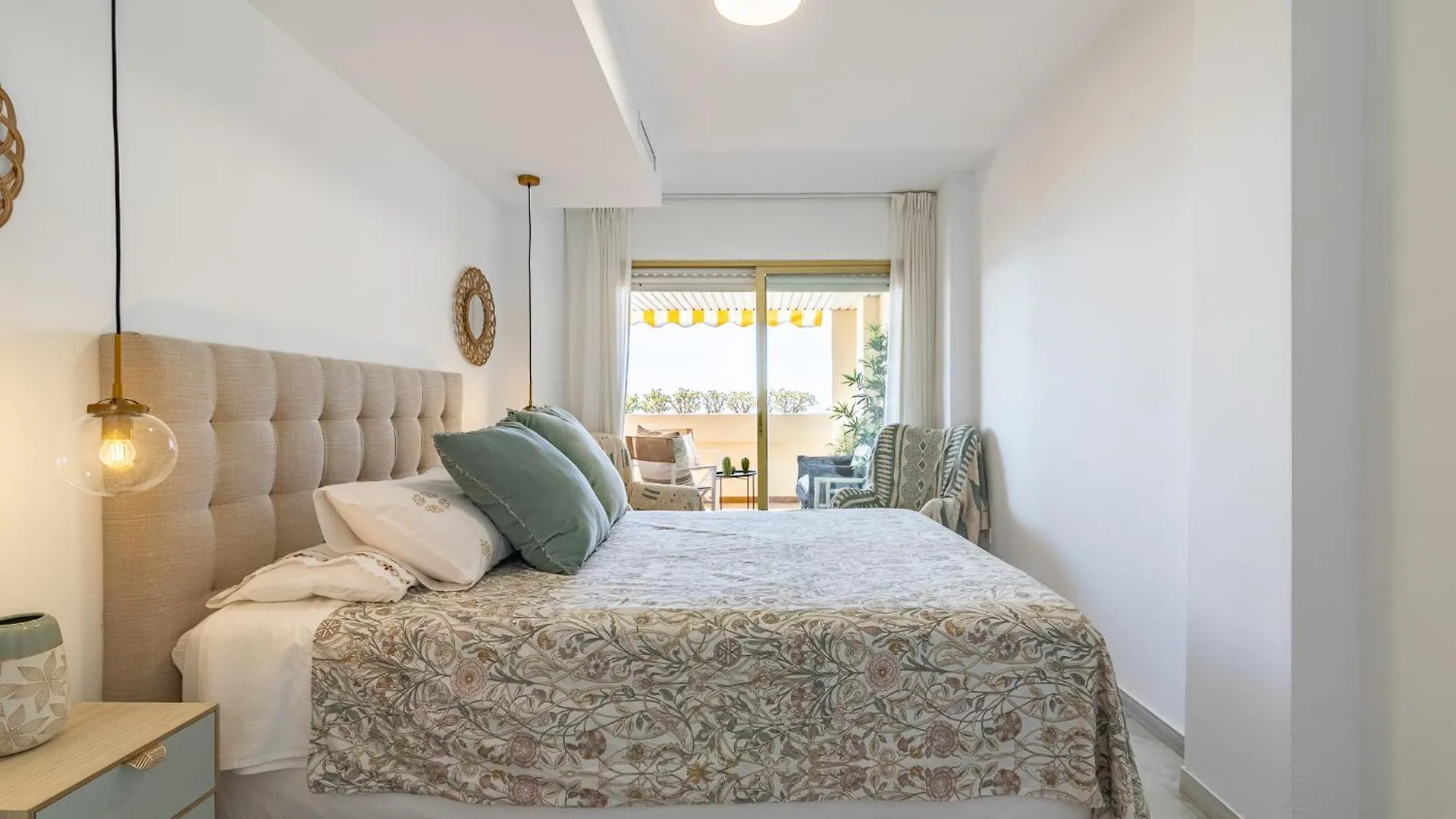 Espectacular Apartamento Estepona, Primera Linea De Playa, Totalmente Reformado En 2023 Apartment 0*, Estepona Spain